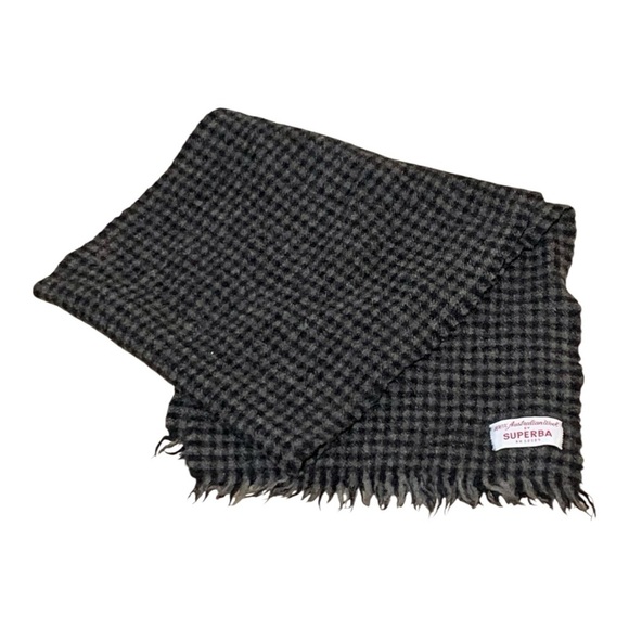 Men's Superba 100% Aussie Wool Black and Gray Checkered Scarf - Picture 2 of 4